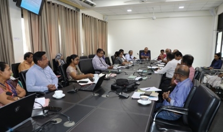 கமத்தொழில், கால்நடை வளங்கள், காணி மற்றும் நீர்ப்பாசன அமைச்சின் கீழ் உள்ள கருத் திட்டங்களின் முன்னேற்ற மீளாய்வு அமைச்சர் கே.டி. லால்காந்த அவர்களின் தலைமையில் நடைபெறும்